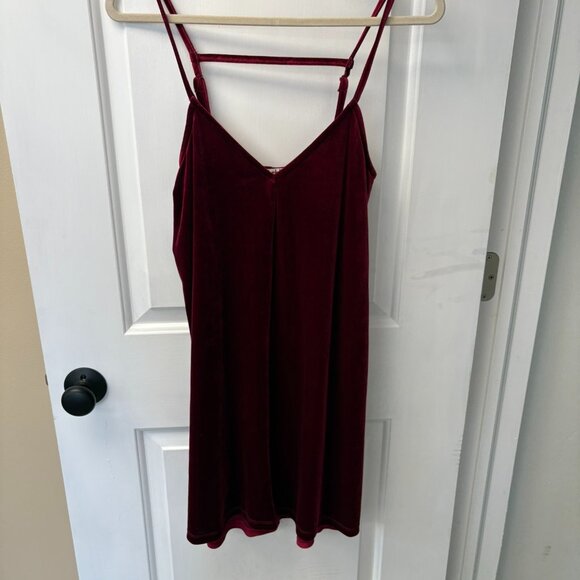 Mimi Chica Dresses & Skirts - Burgundy Velvet Mini Dress